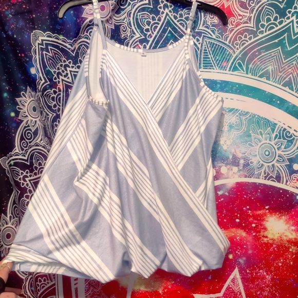 Boutique Women's Drape Tank Blue & White Stripe Sz. XL - Picture 6 of 6